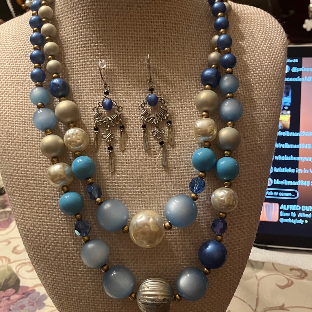 BLUE AND FAUX PEARL DOUBLE STRAND VINTAGE NECKLACE WITH MATCHED EARRINGS